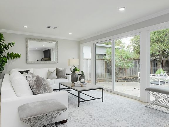 4th image of 152 Cronin Dr