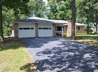 20 Hickory Ln, Yorkville, IL 60560