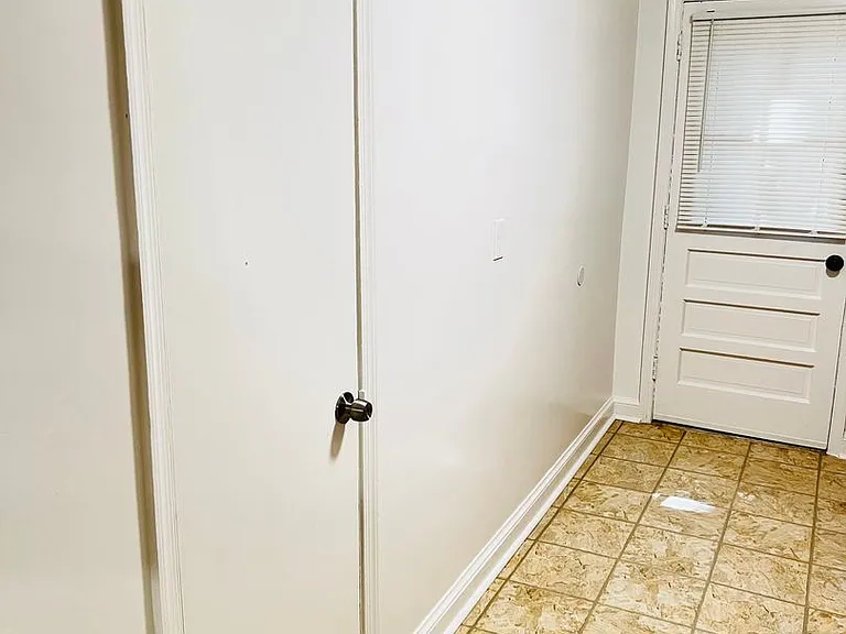 8717 Plymouth St — Photo 25