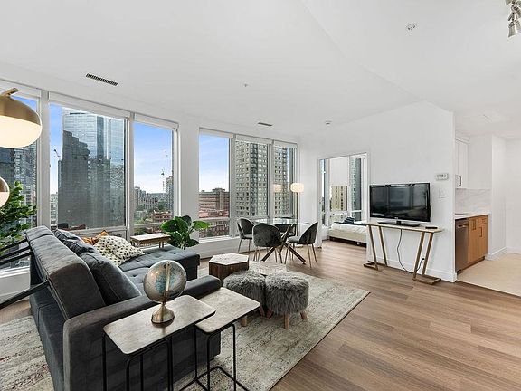 3rd image of 989 Nelson St #1204