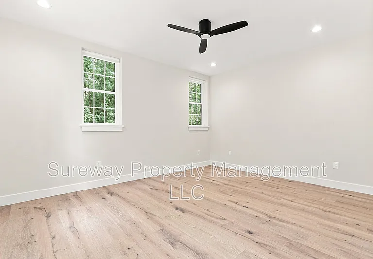 5565 Pennell Rd #1 — Photo 9
