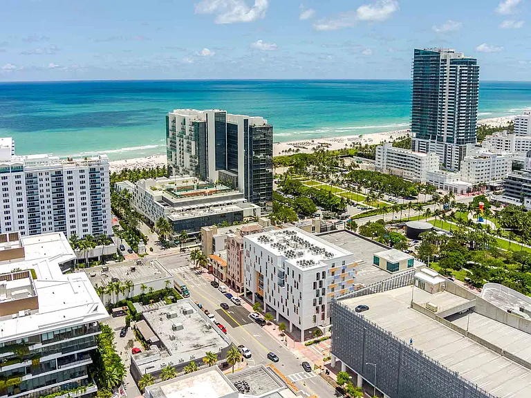 The Anamar at Collins Park — Photo 29