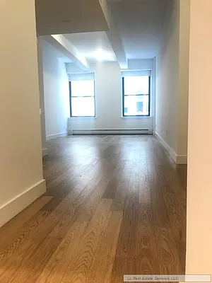 Rented by LL Real Estate Services | media 22