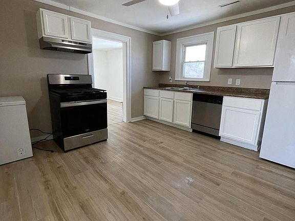 2nd image of 630 Hagerer STREET