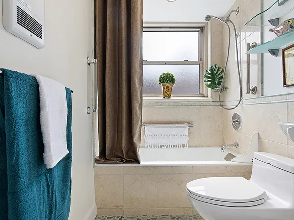 137 East 36th Street image 16 of 21