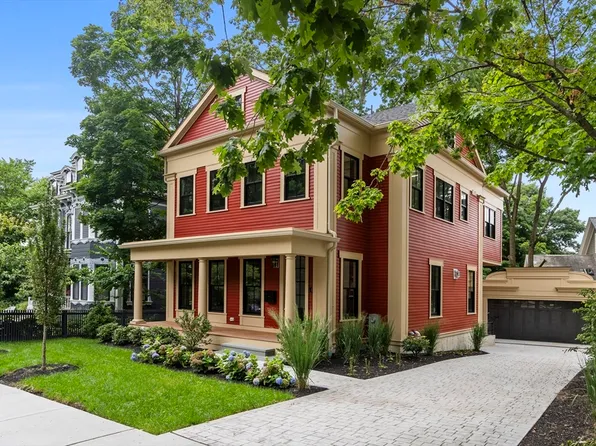 21 Alveston St, Jamaica Plain, MA 02130