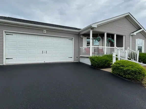 76 Westin Rd, Douglassville, PA 19518