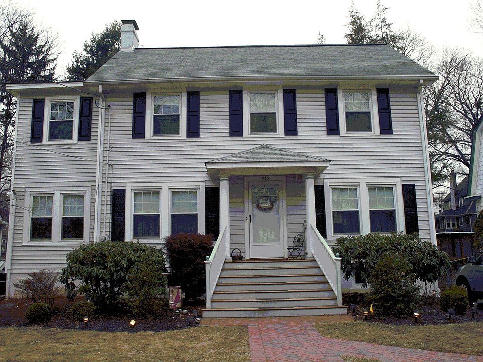 Center hall Colonial