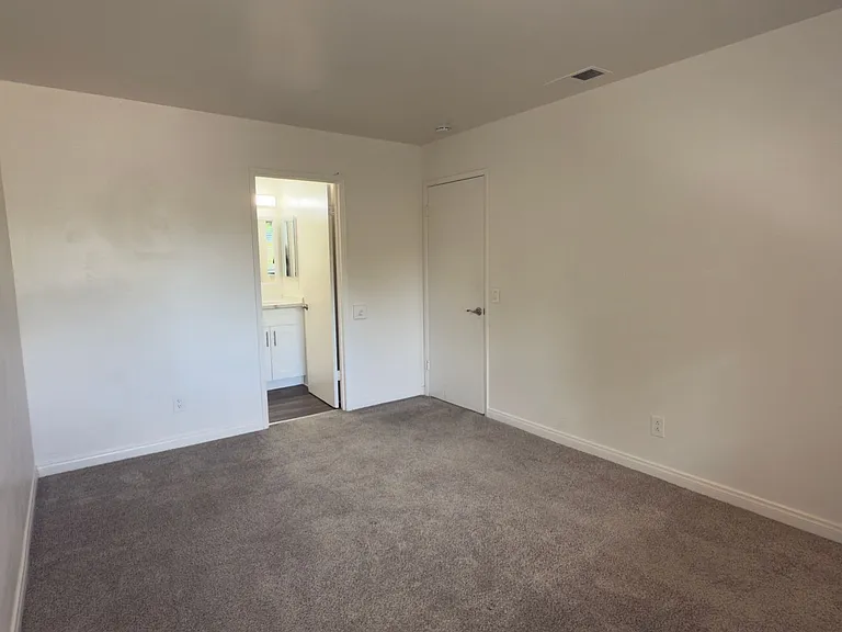 Peppertree Apartments — Photo 100
