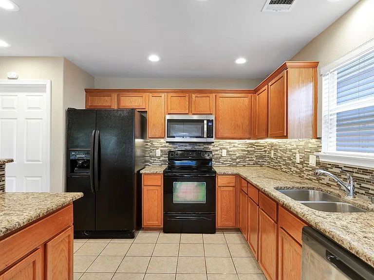 9610 Discovery Dr — Photo 11