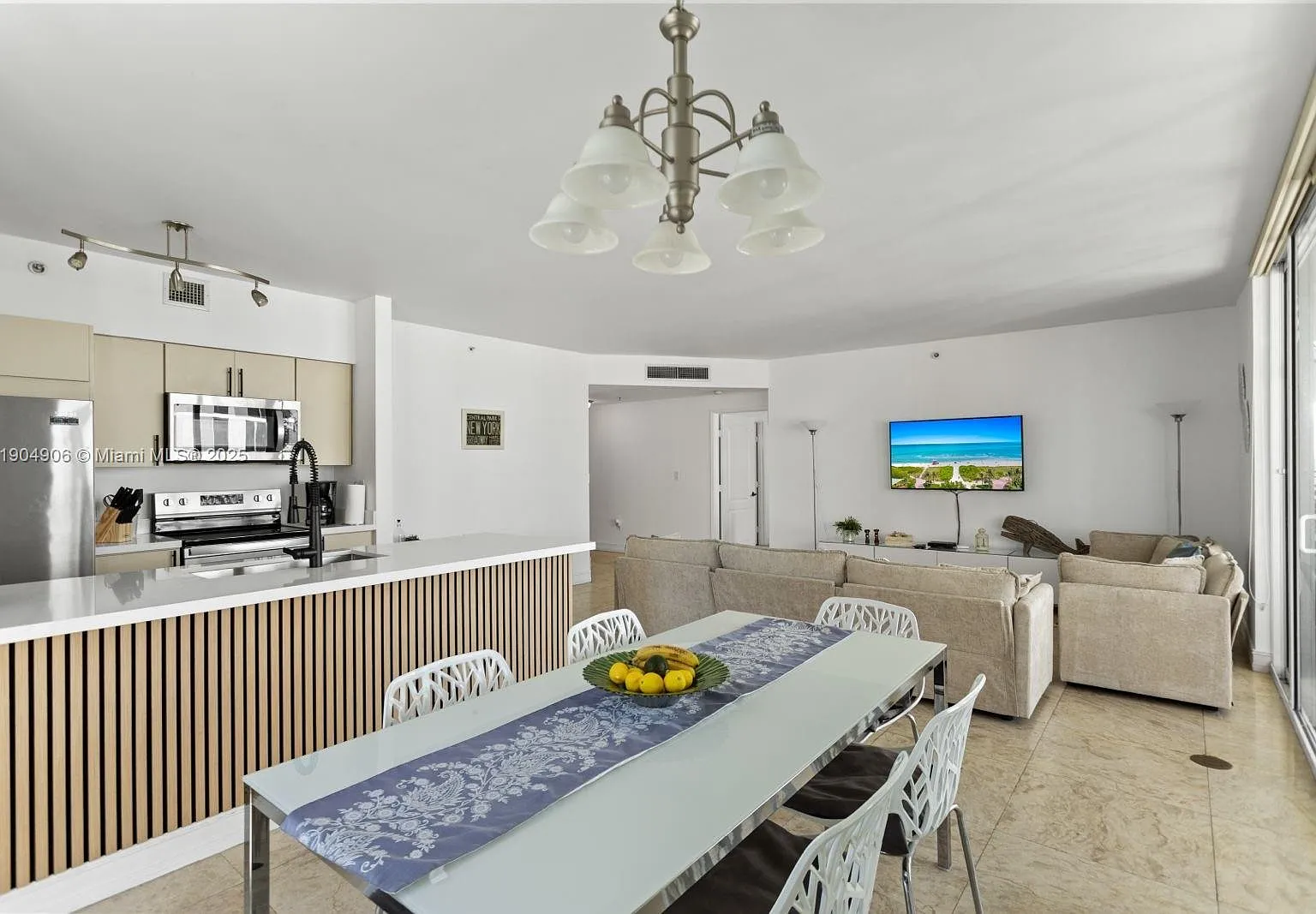 King David Of Sunny Isles — Photo 4