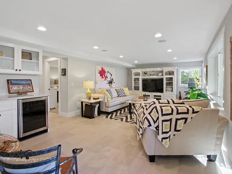 441 Calle De Aragon — Photo 16