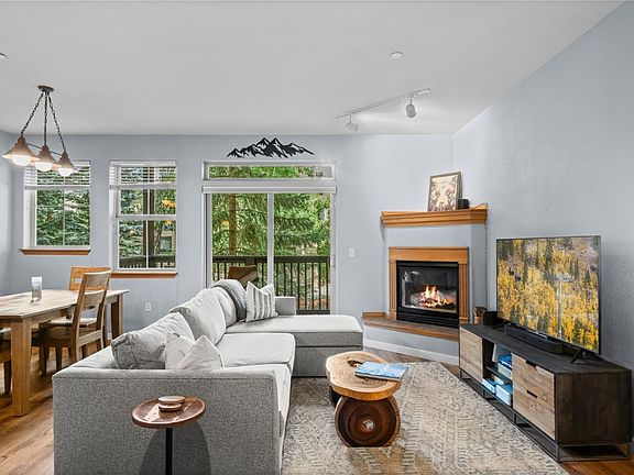 3rd image of 720 Lakepoint Drive UNIT B5