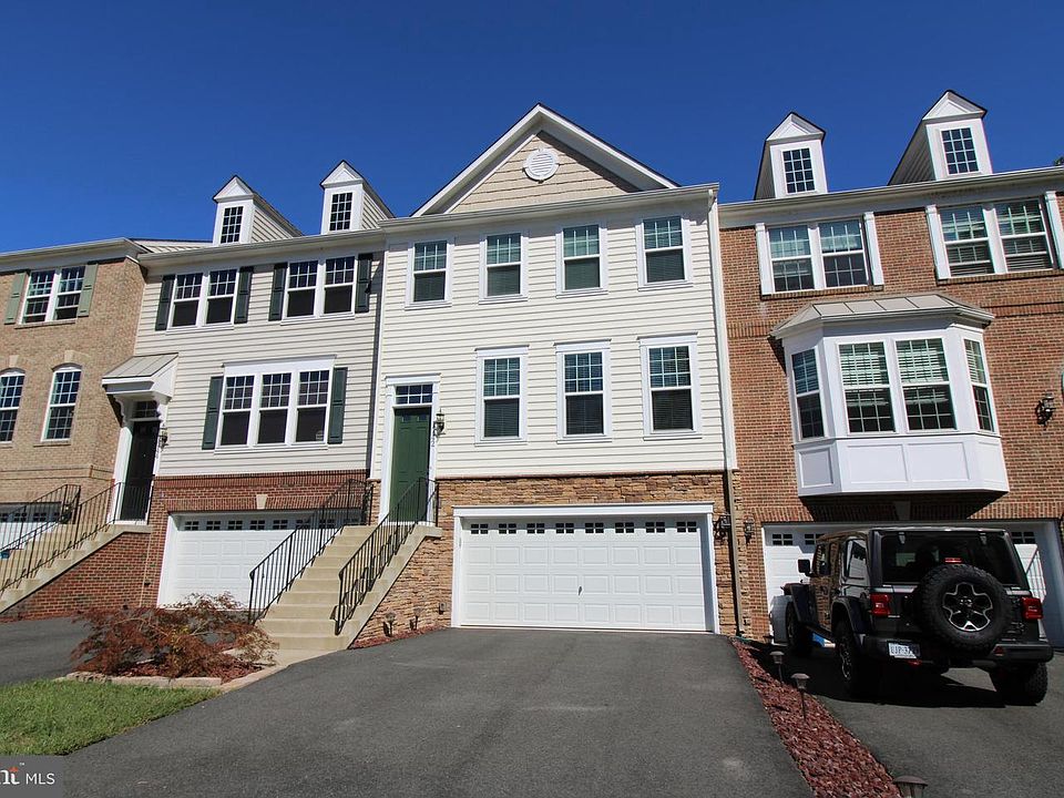 1st image of 1742 Hartfield Ct