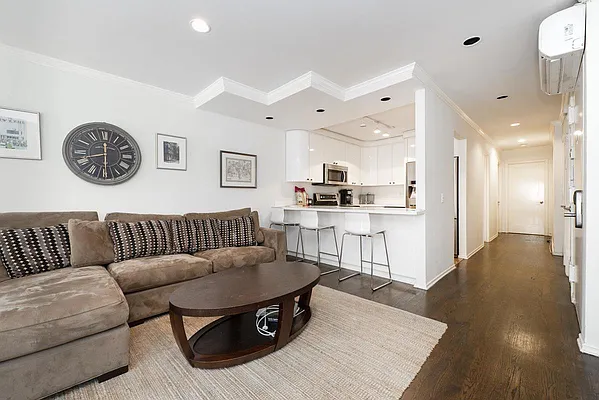 Rented by Compass | media 10