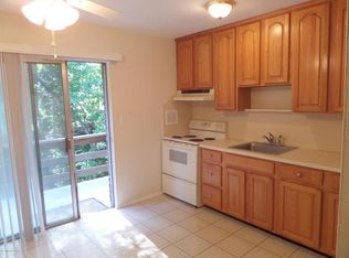 22 King James Ln, Atlantic Highlands, NJ