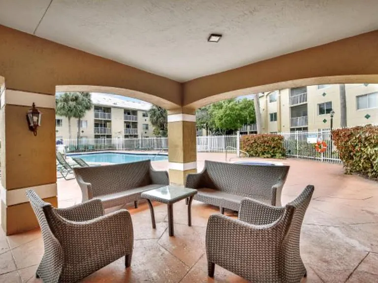 460 S Park Rd #206 — Photo 41