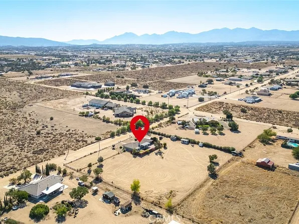 13980 Mission St, Oak Hills, CA 92344