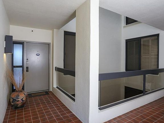 3rd image of 1930 Harbourside Dr Unit 124