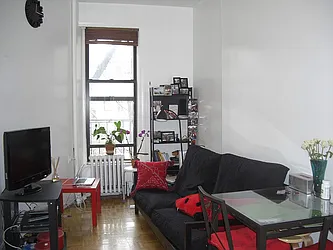 Rented by Elinor Taasa, LREB