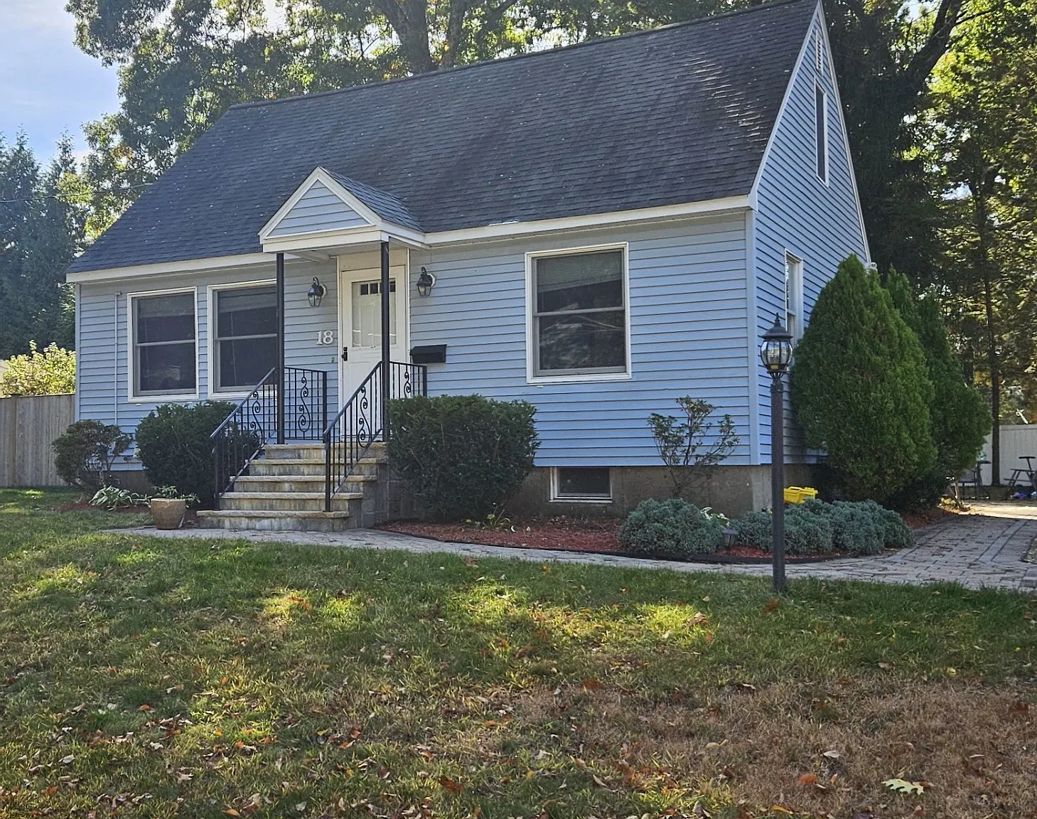 3 bed, 1900 sqft, $3,295 — Photo 1