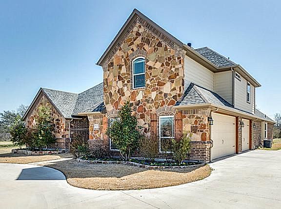 2nd image of 9925 Lonely Oak Ln