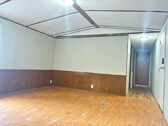 3rd image of 517 Skylark Ln #28