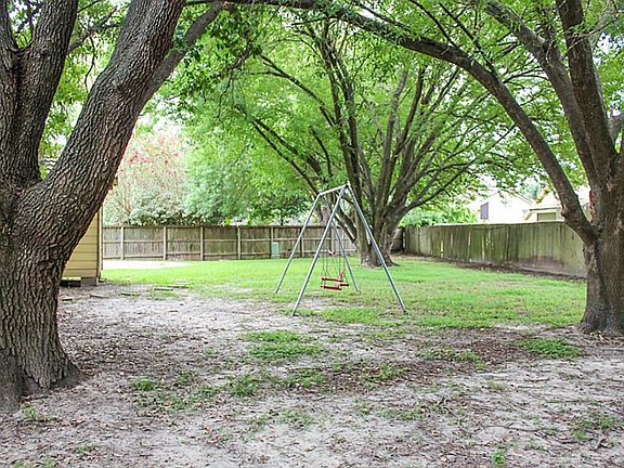 3rd image of 6007 Gallant Forest Dr