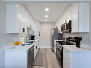 824 E Fairway Dr, Orange, CA 92866
