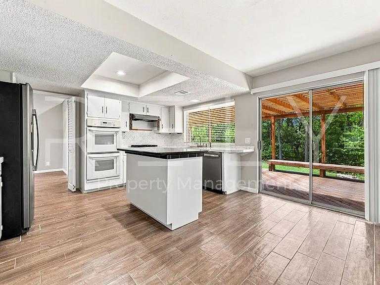 2404 Gabriel View Dr — Photo 16