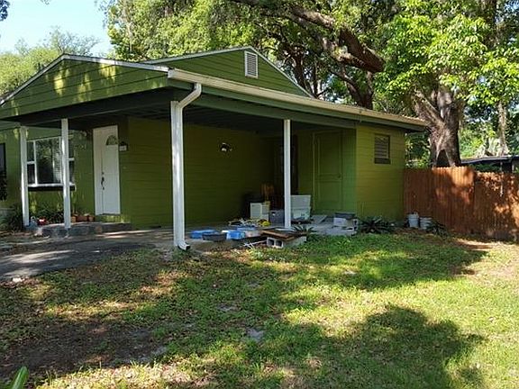 2nd image of 108 E Lauren Ct