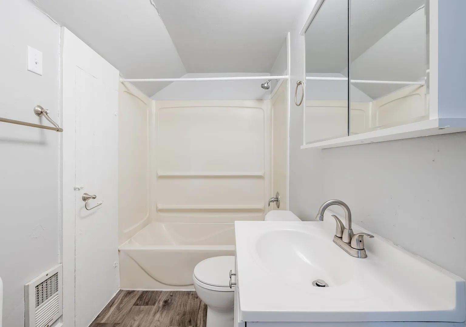 189 E Merrill Ave — Photo 4