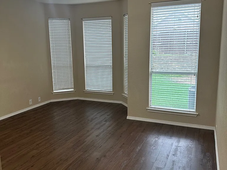2013 Trinity Ln — Photo 11