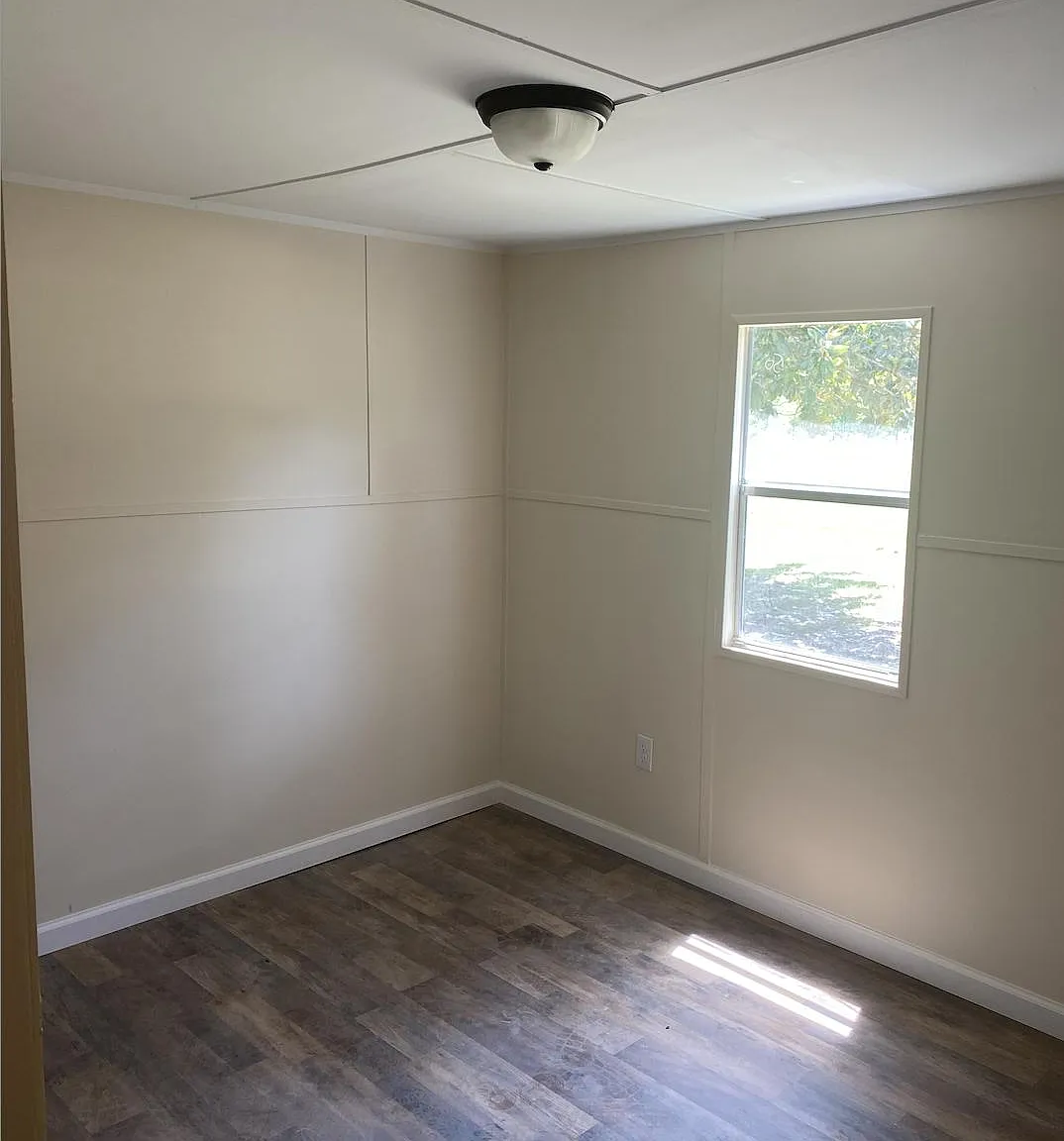 3 bed, 980 sqft, $1,000 — Photo 2