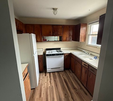 4th image of 603 74th St APT 7