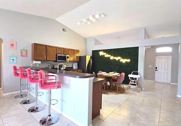 302 NE Greenbrier Ave — Photo 11