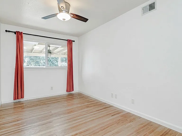 1108 Alice St — Photo 19