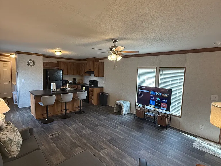 14431 Stephens Rd — Photo 1