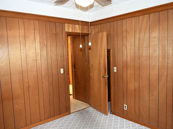 5th image of 215 N West St