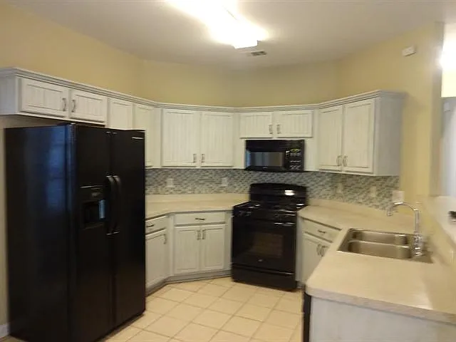 N1138 Parkstone Way photo 1