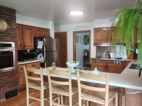3rd image of 307 Freer Ct