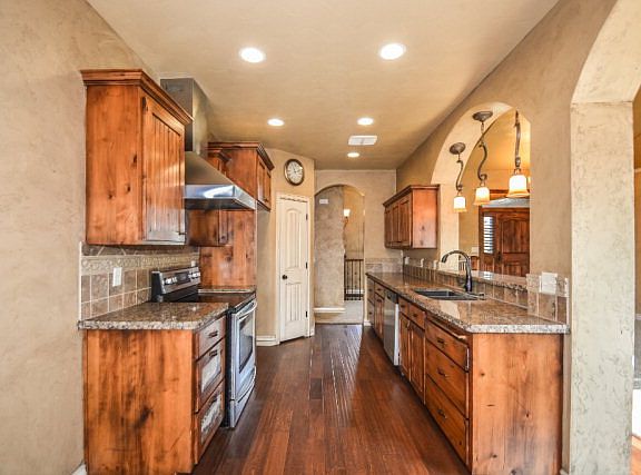 5th image of 2562 Eastview Dr