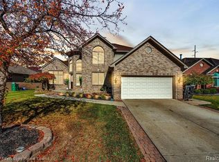 21301 Patterson Dr, Macomb, MI 48044