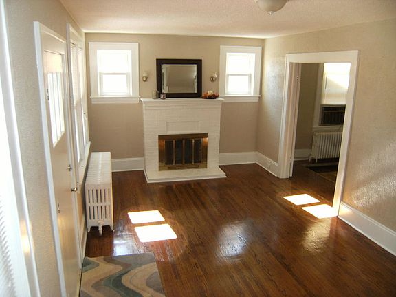 3rd image of 2304 Larchwood Ave NE