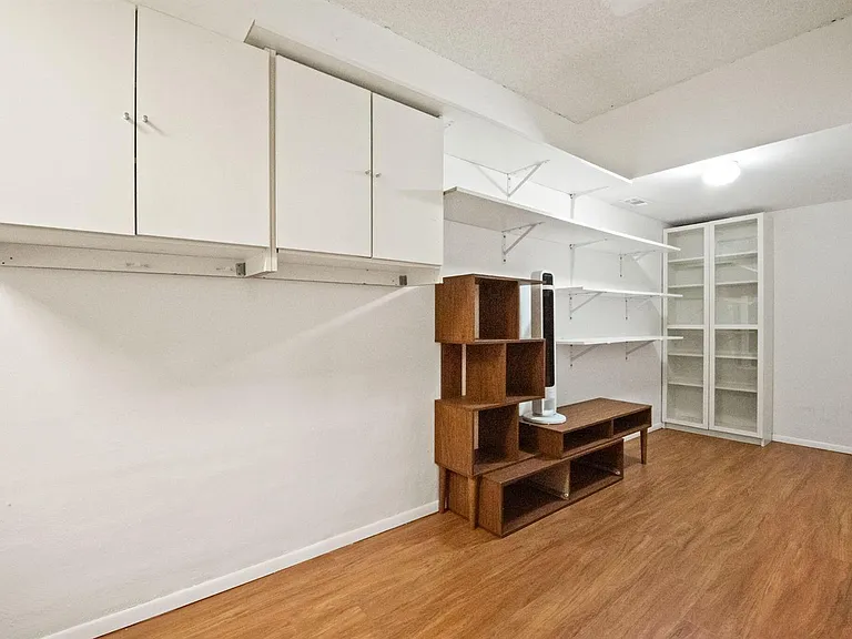 561 SW 168th Ter — Photo 16