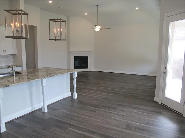 635 Spinnaker Loop — Photo 7