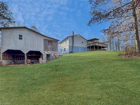 4th image of 292 Rocky Top Ln