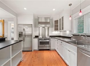 17 Underwood Ct, Newport, RI 02840