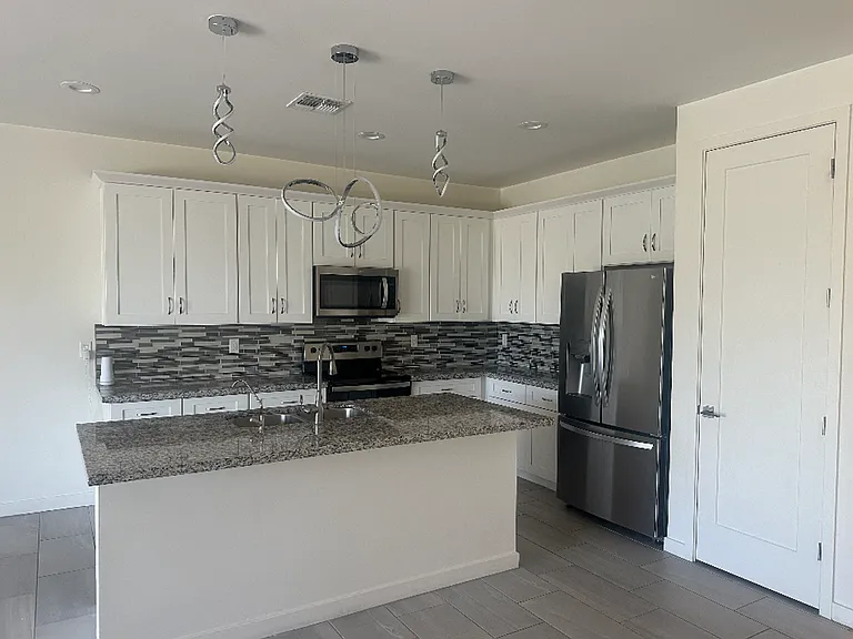 2642 E Harvard St — Photo 5