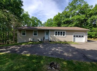 205 Tree Top Ter, Stroudsburg, PA 18360